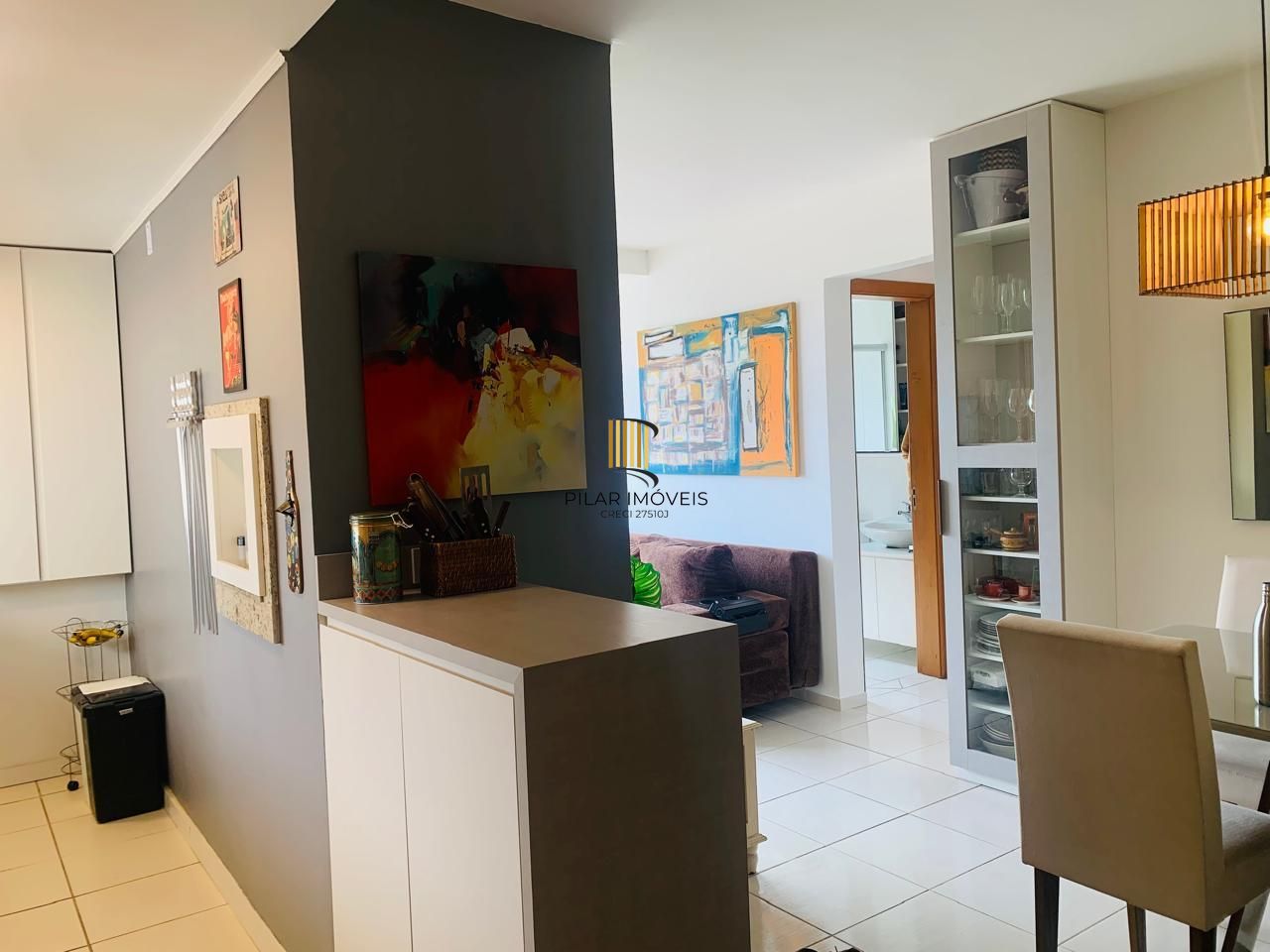 Apartamento no bairro Camaquã de 2 dormitórios vaga e infra