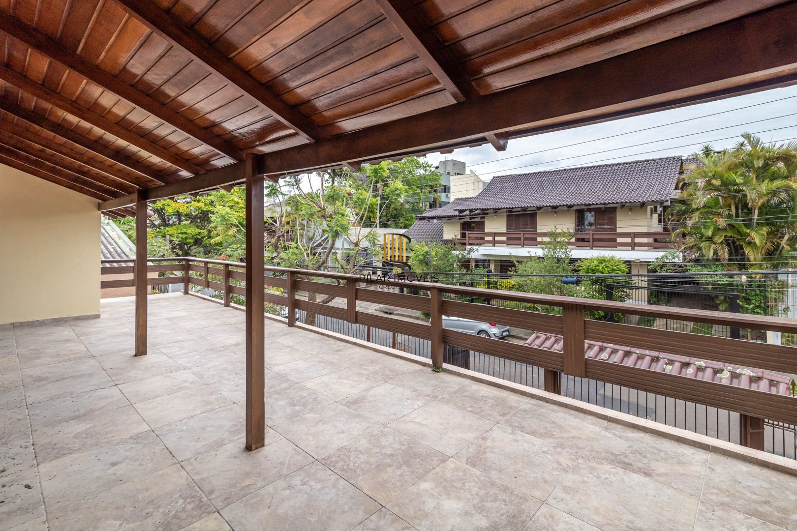 Casa no bairro Sarandi com 4 dormitórios e 4 vagas