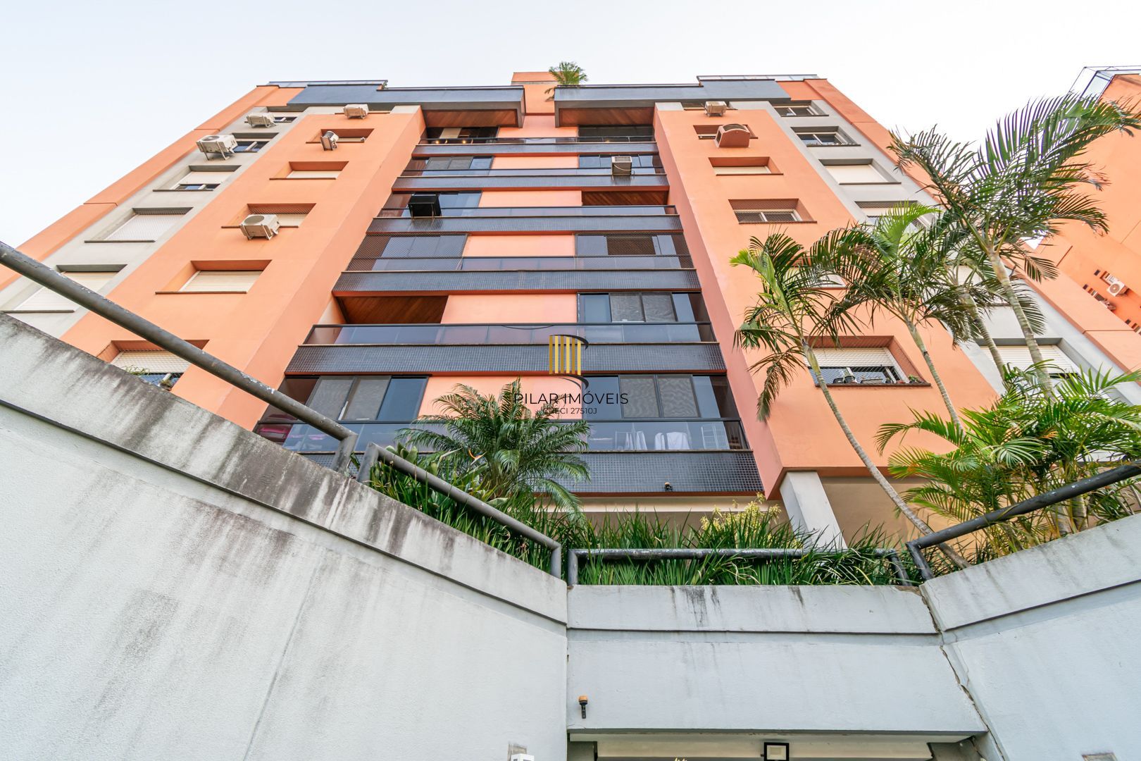 Apartamento de 2 dormitórios DESOCUPADO em frente do Iguatemi