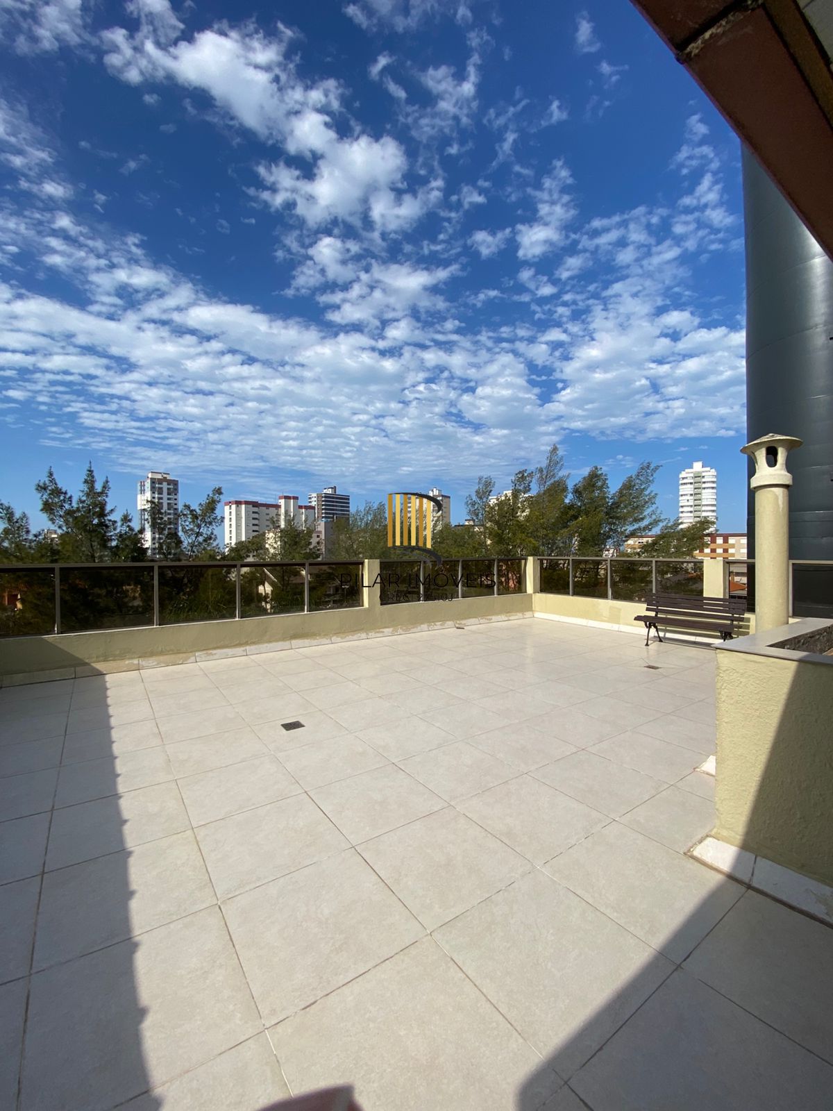 Apartamento no Centro de Tramandaí de 2 dormitórios e vaga