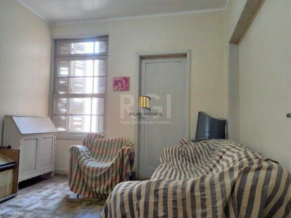 Apartamento no Bom Fim de 3 dormitórios frente com 103m²