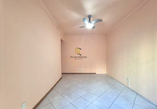 Apartamento no Centro de 2 dormitórios DESOCUPADO