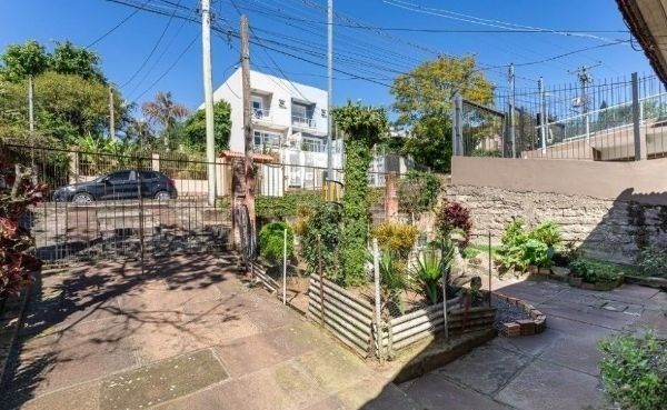 Terrno para venda no bairro Tristeza com 366m²