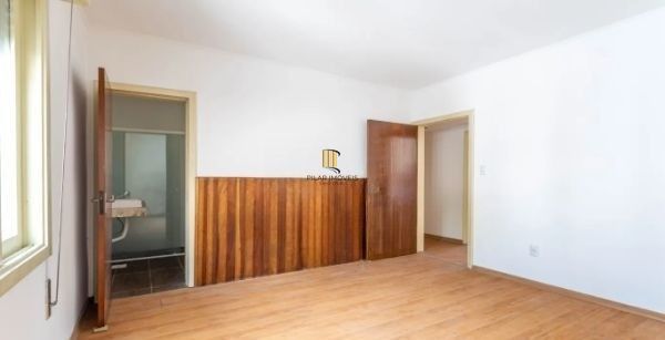 Apartamento no Petrópolis de 3 dormitórios e 2 vagas