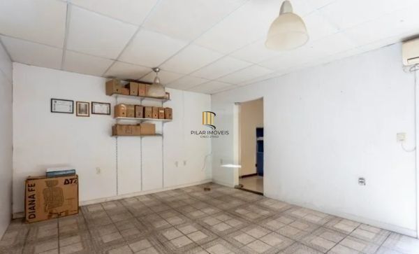 Casa sobrado no bairro Sarandi de 3 dormitórios e 2 vagas