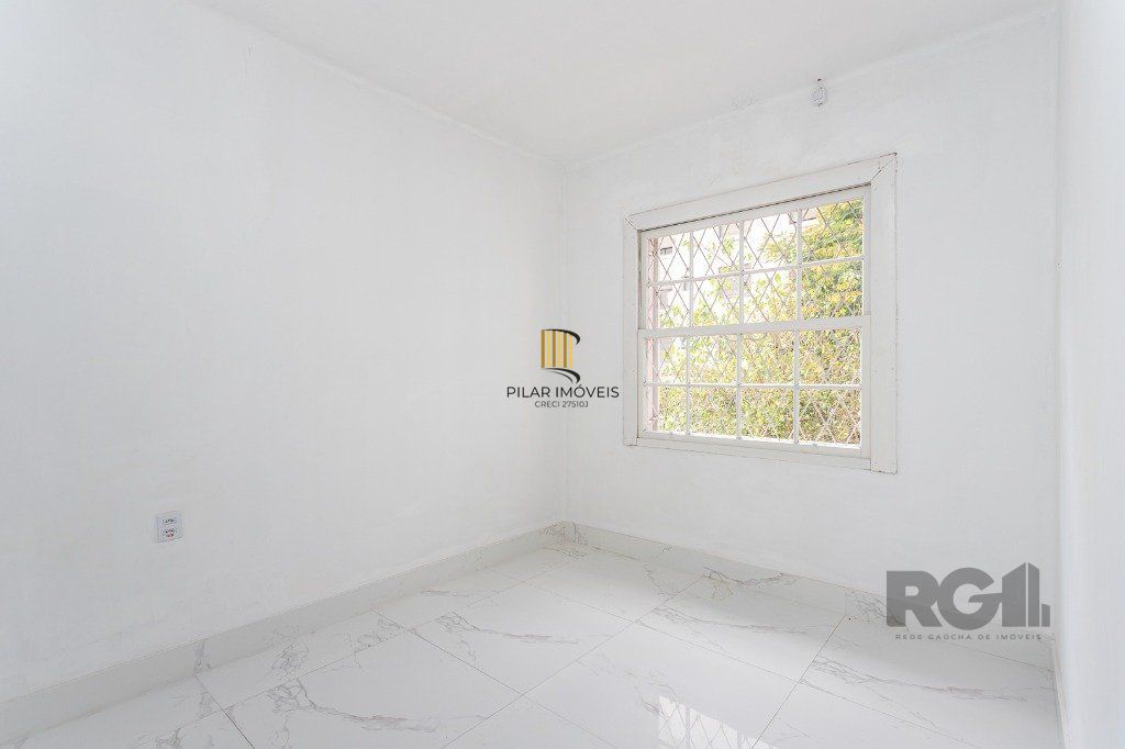 Casa Espaçosa de 3 Dormitórios à Venda no Bairro Moinhos De Vento!