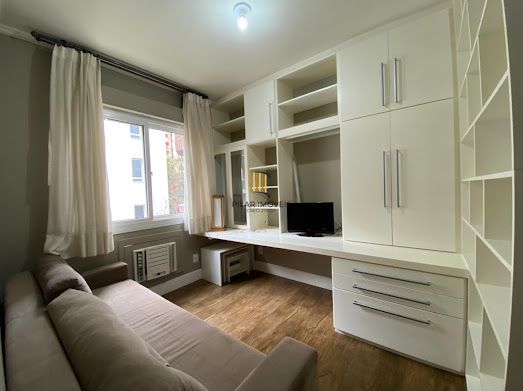 Apartamento no bairro Auxiliadora com 90m² de 2 dormitórios e 2 vagas