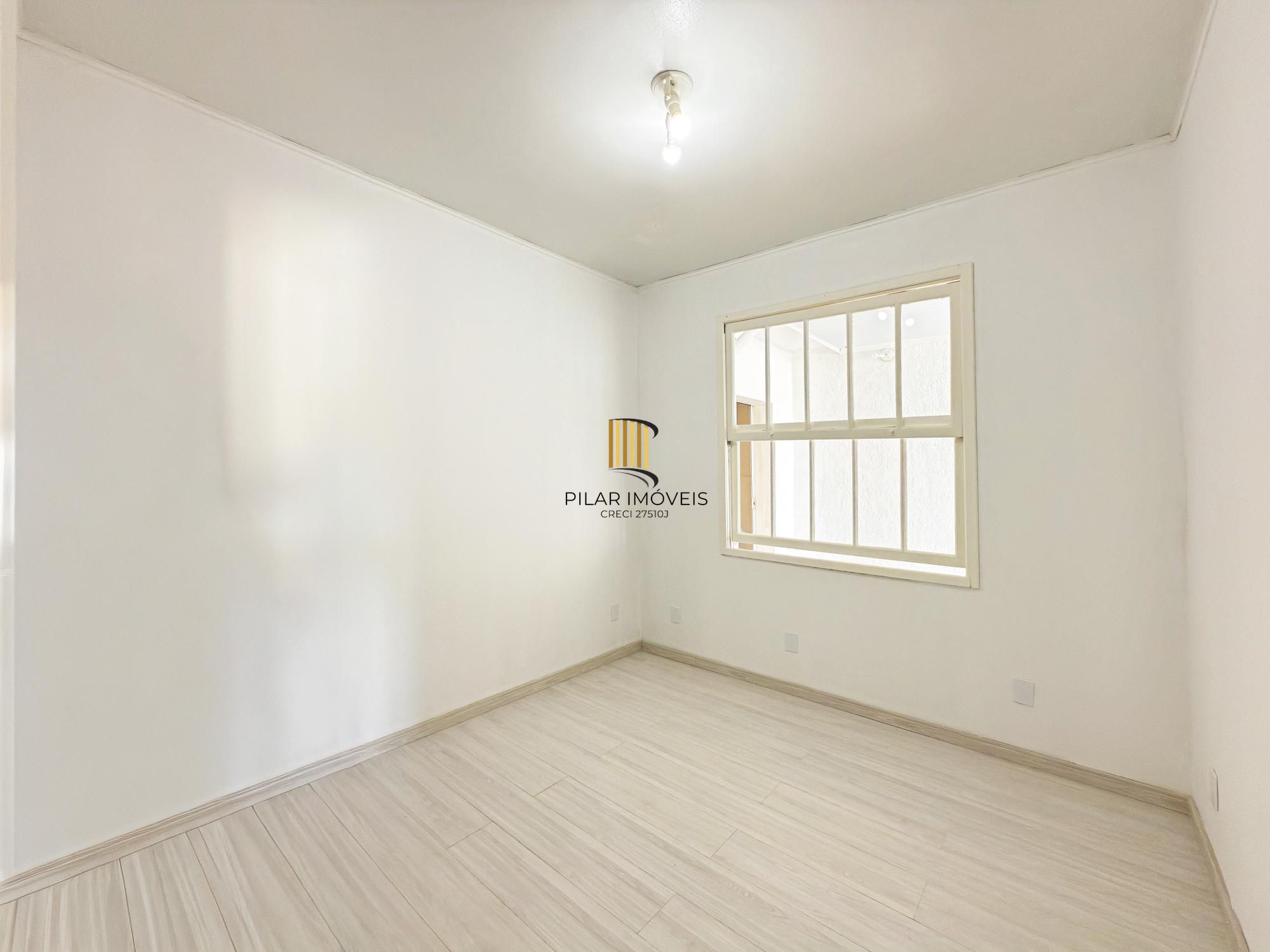 Casa 3 dormitórios no bairro Medianeira