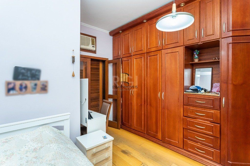 Casa para Venda - 272m², 3 dormitórios, 2 vagas - Santa Cecília