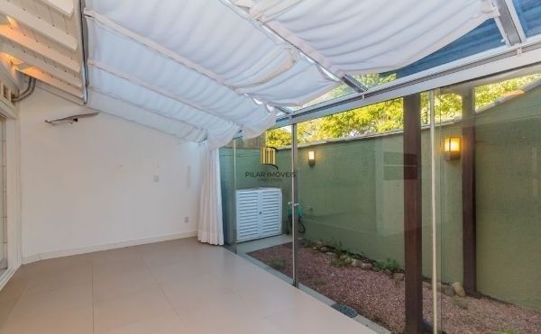 Casa em Condomínio em Ipanema de 3 dormitórios e 2 vagas