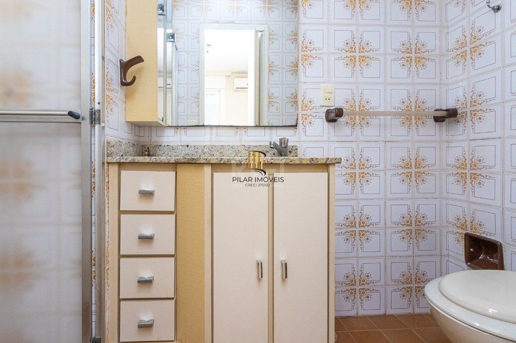 Apartamento no bairro Petrópolis de 1 dormitório desocupado