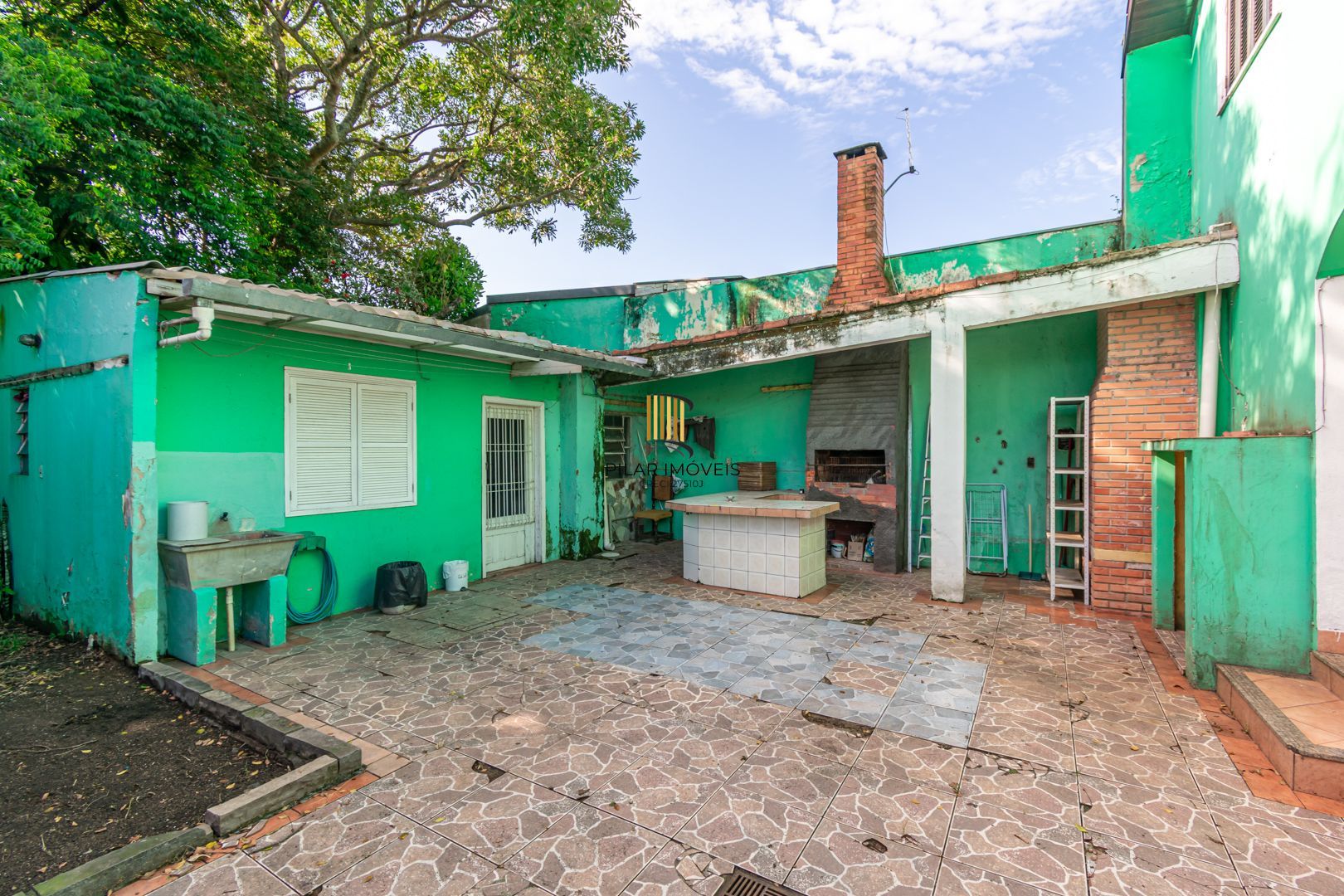 Casa 5 dormitórios no bairro Jardim Sabará