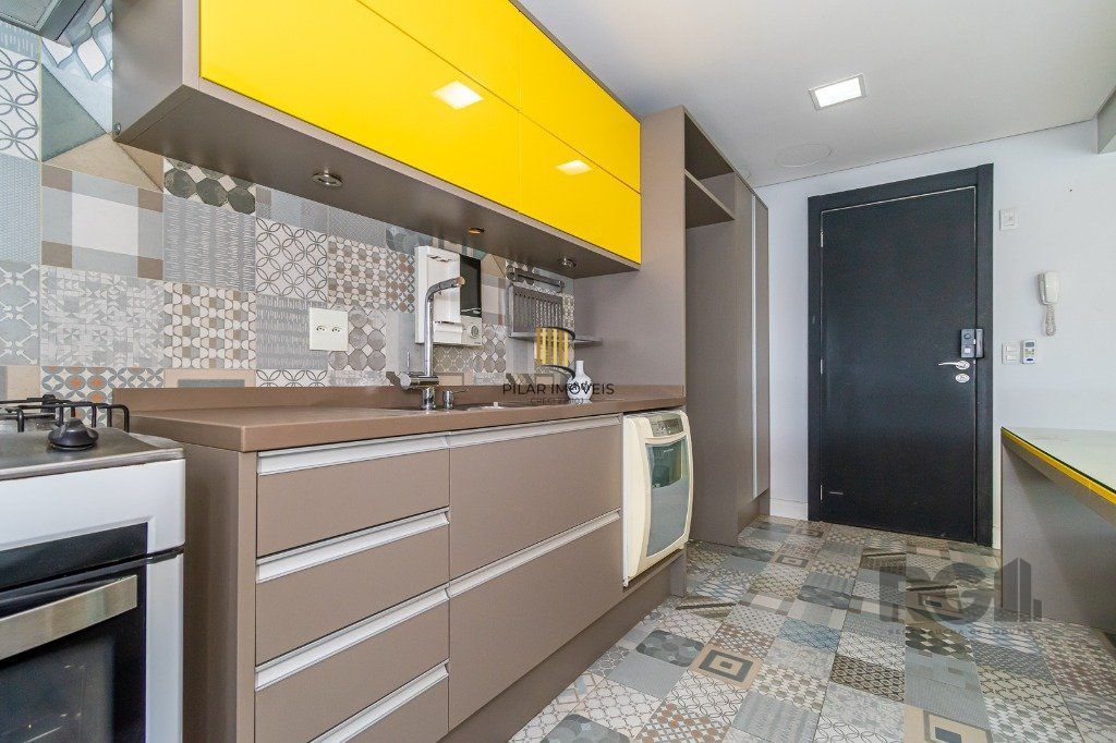 APTO 03 DORM. SUÍTE ,lareira, sacada c/ churrasqueira, 02 VAGAS .prédio com toda infra