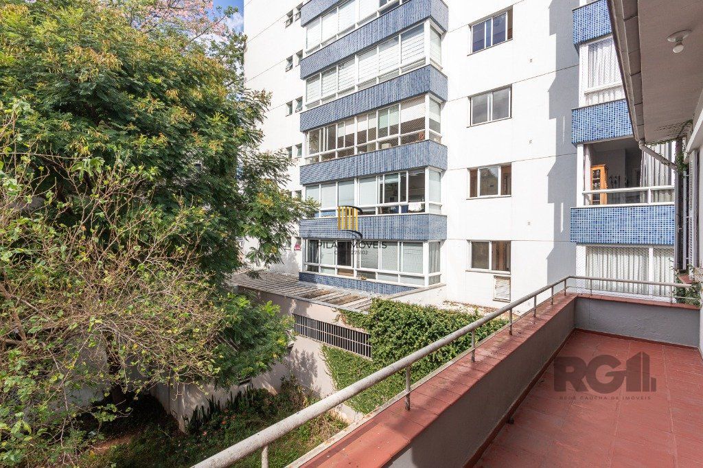Casa Espaçosa de 3 Dormitórios à Venda no Bairro Moinhos De Vento!