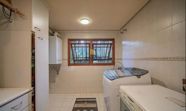 Casa em Gramado de 4 dormitórios e  4 vagas