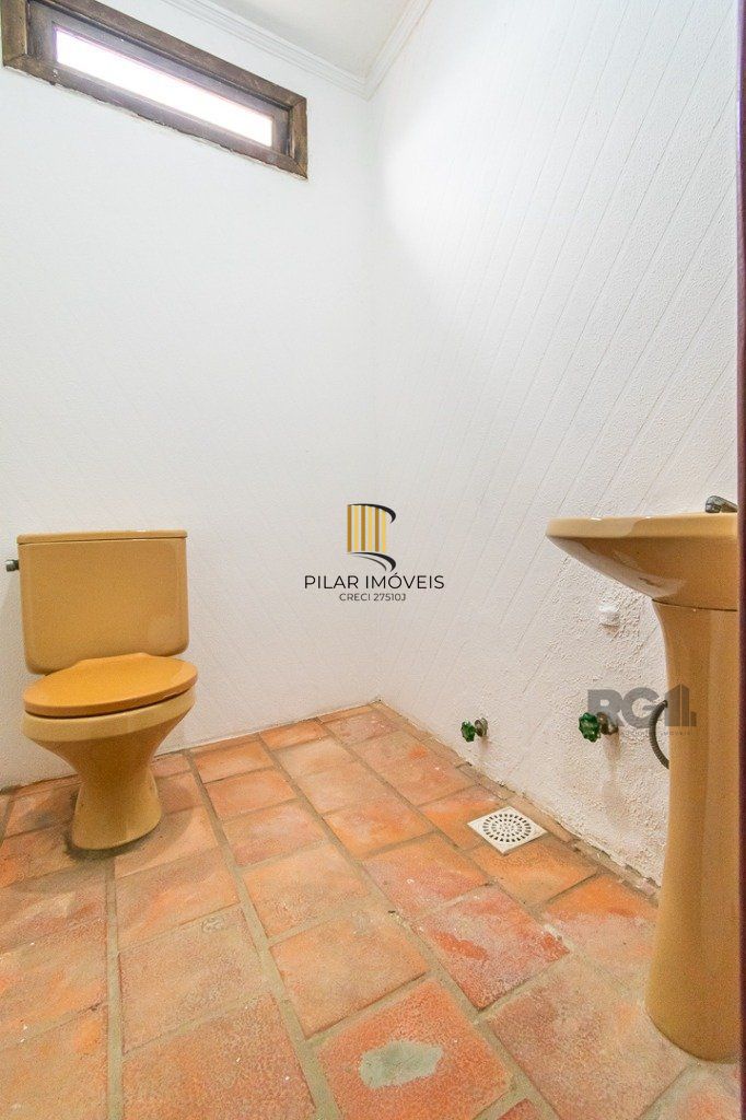 Casa no Jardim Itu com 5 dormitórios e 2 vagas e piscina