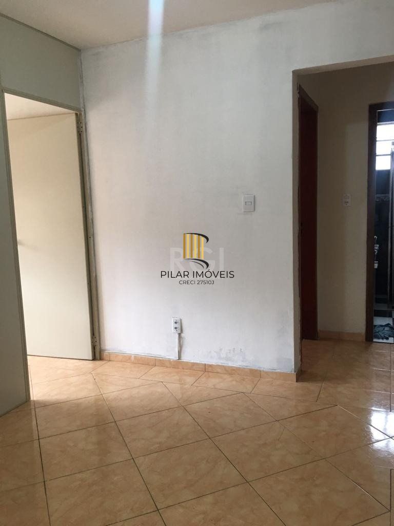 Apartamento 01 dormitório, no bairro Rubem Berta, em Porto Alegre - RS.