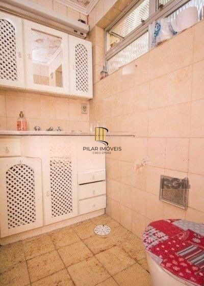 Casa sobrado no bairro Rio Branco de 4 dormitórios e vaga