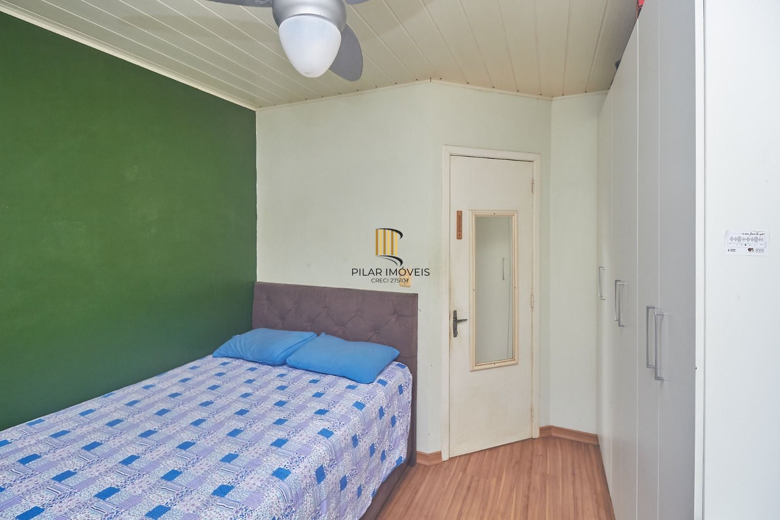 Casa sobrado em condomínio fechado no Alto Petrópolis de 2 dormitórios e vaga