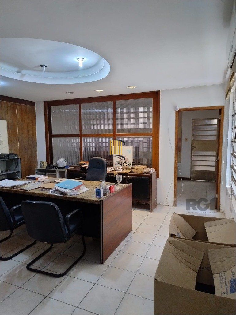 CASA MISTA COMERCIAL NO TÉRREO E RESIDENCIAL EM CIMA