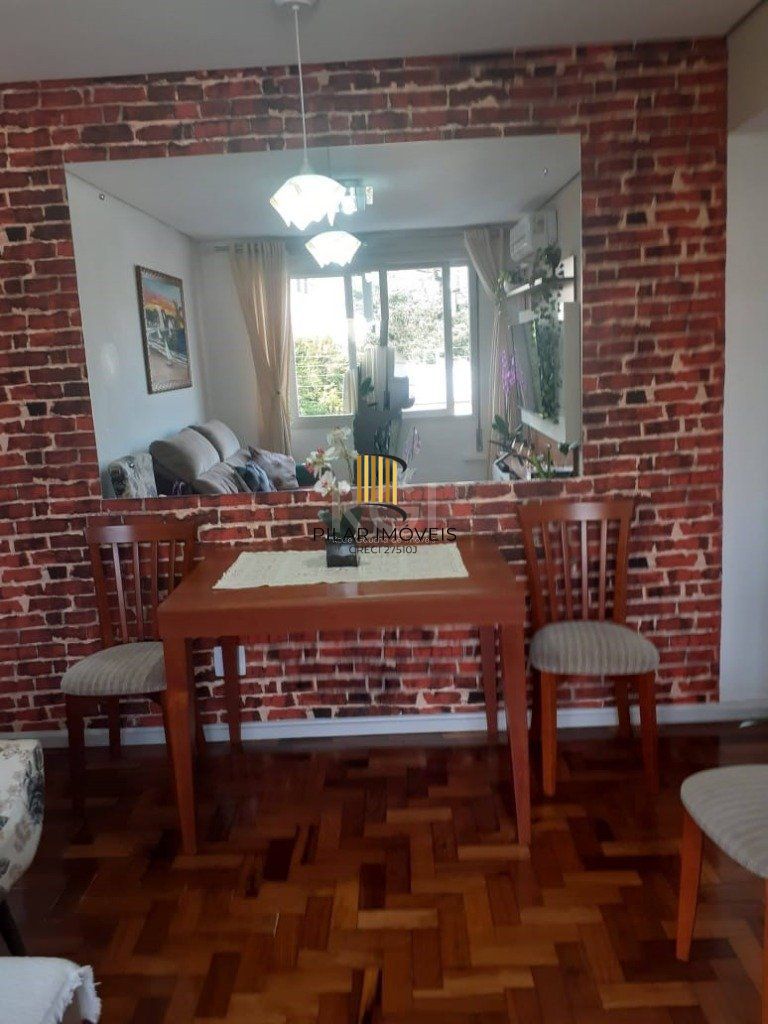 Apartamento no bairro Vila Ipiranga de 2 dormitórios e 2 vagas