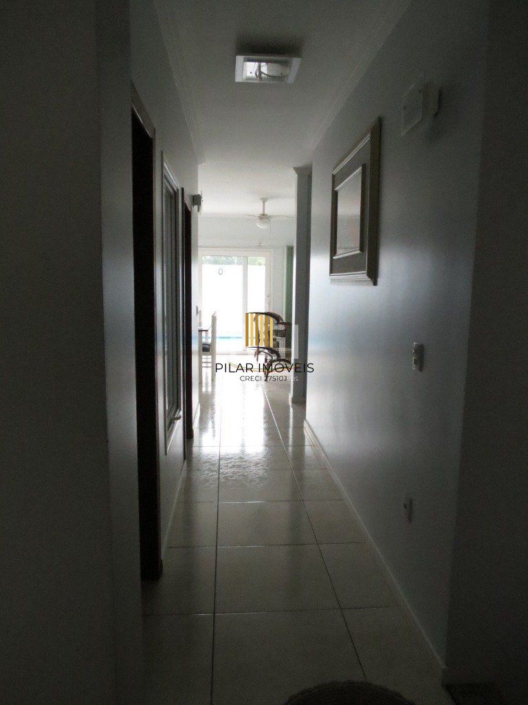 Casa para Venda - 220m², 3 dormitórios, sendo 2 suites, 4 vagas - Coronel Aparício Borges