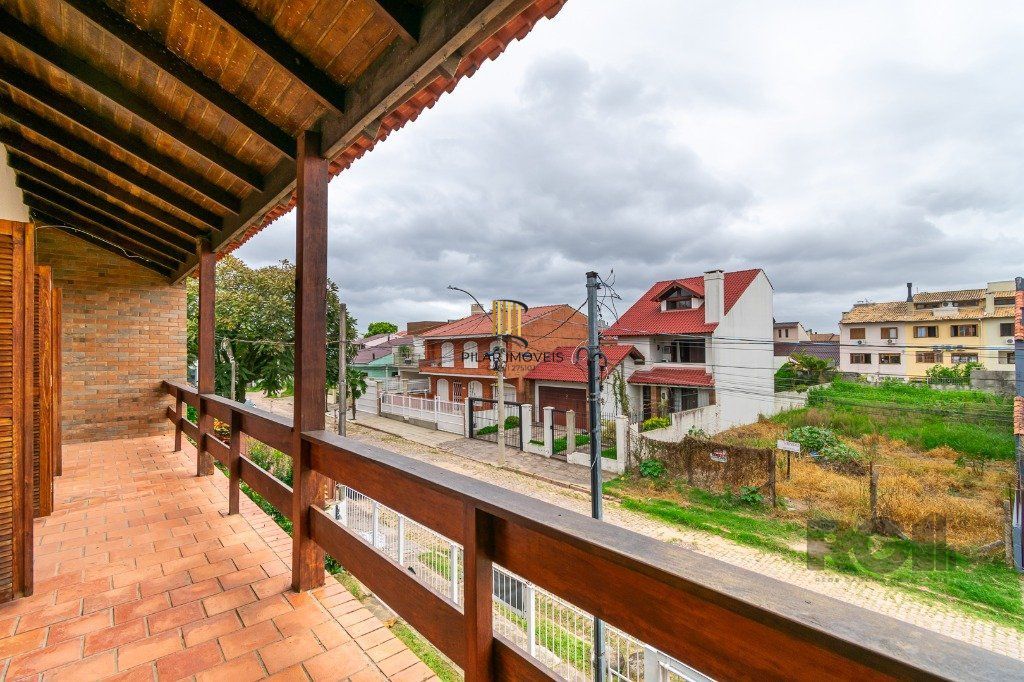 Casa no Jardim Itu com 5 dormitórios e 2 vagas e piscina