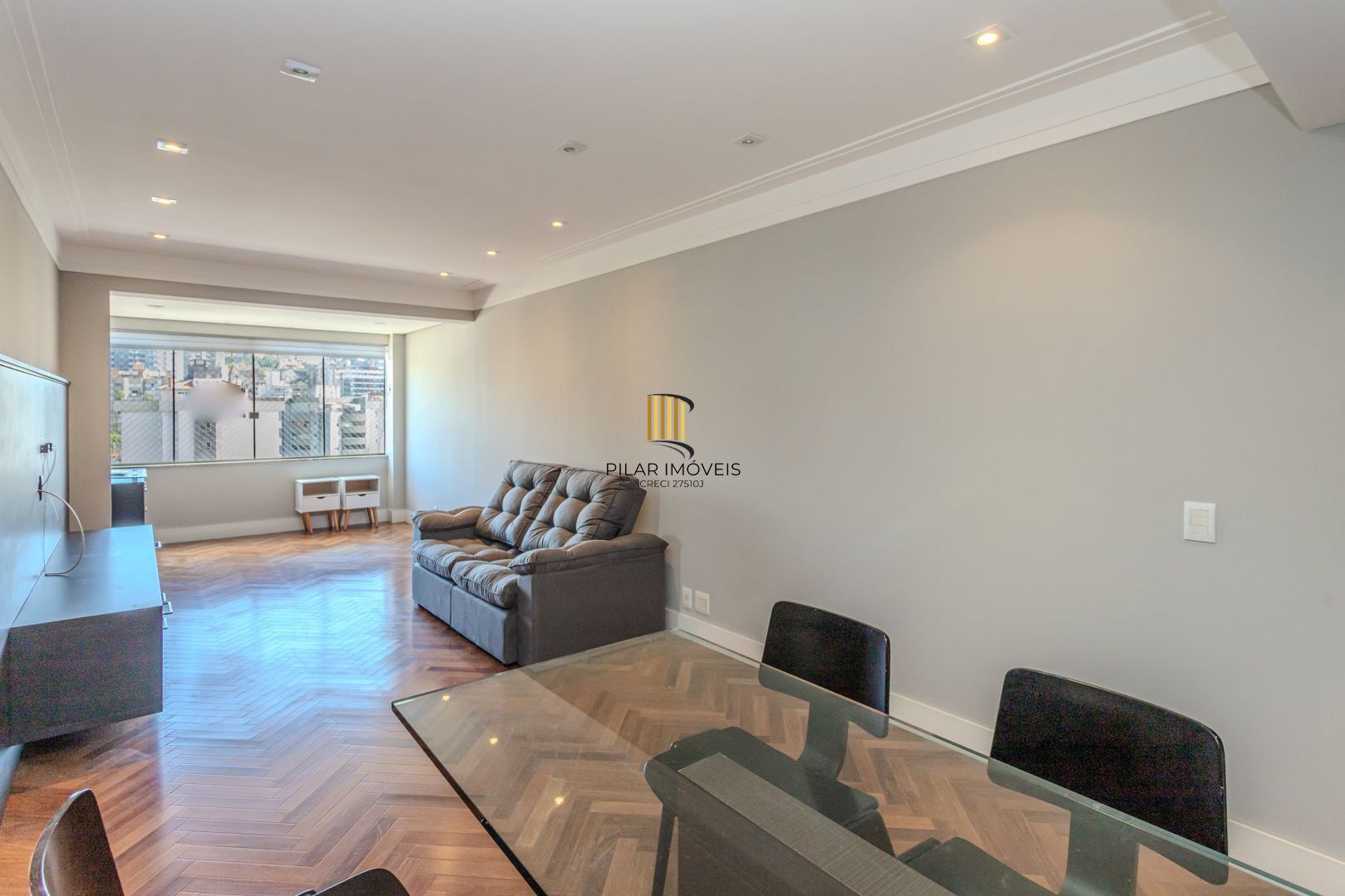 Apartamento impecável, finamente decorado, entrar e morar!