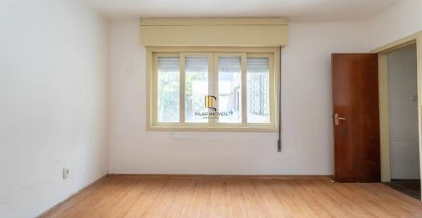 Apartamento no Petrópolis de 3 dormitórios e 2 vagas