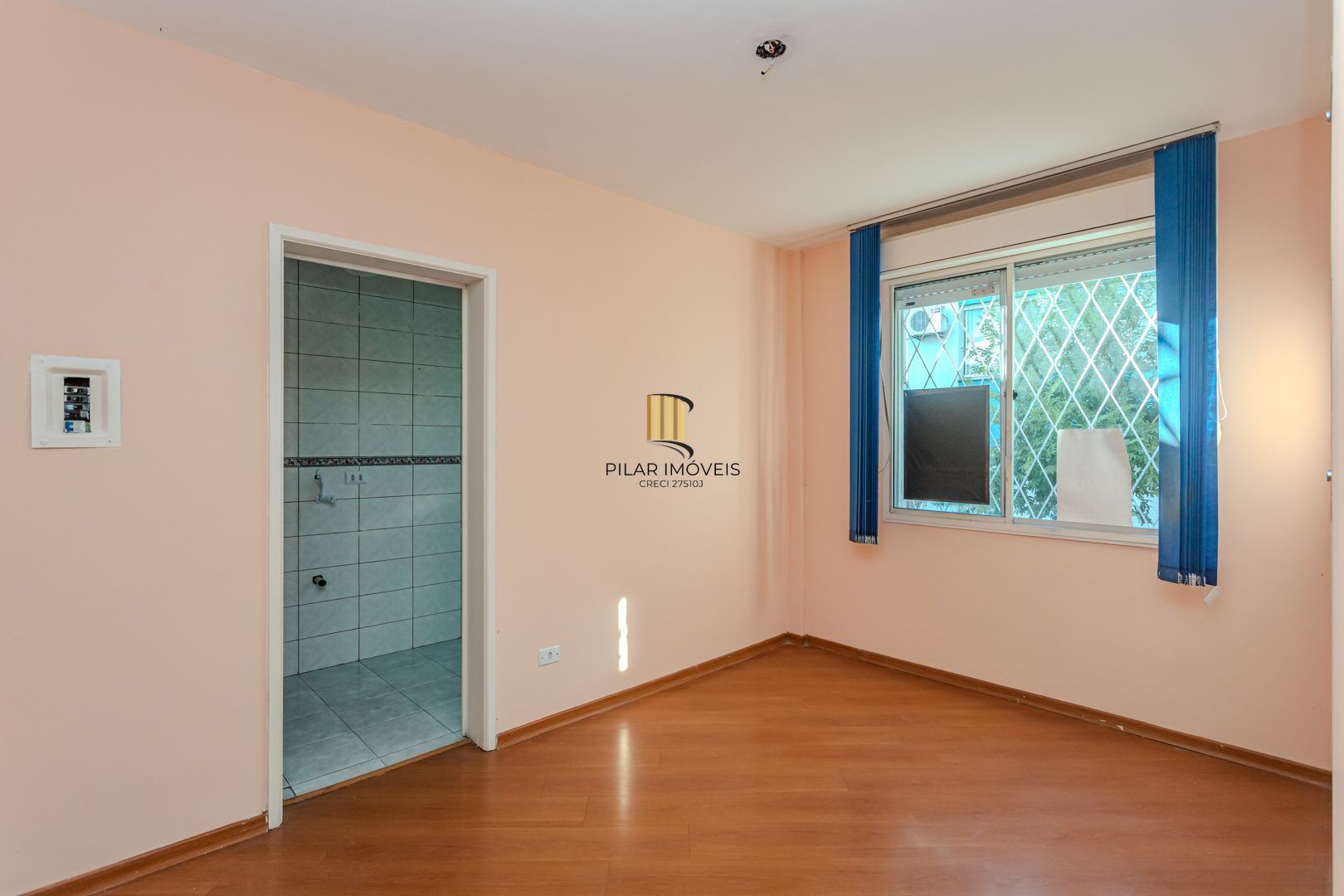 Apartamento no bairro Cristal térreo 1 Dormitório e vaga rotativa DESOCUPADO