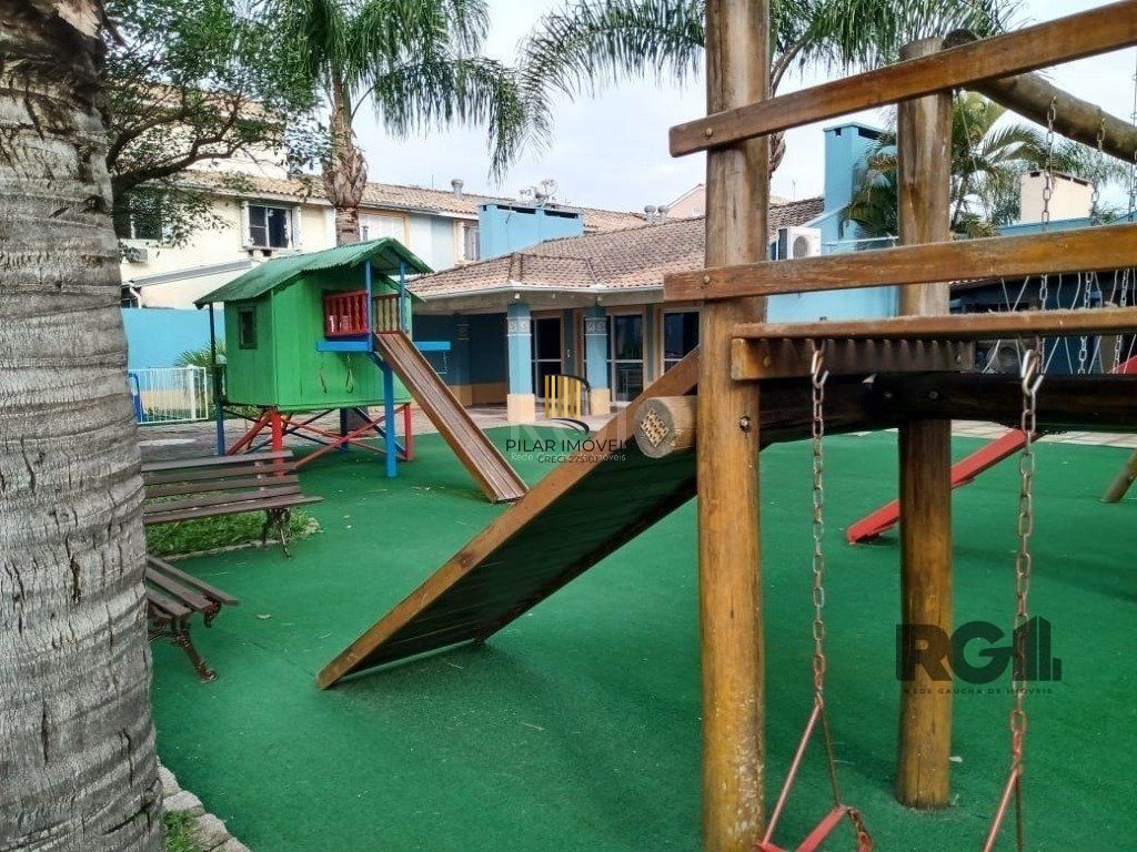 Casa em Condomínio no Humaitá de 2 dormitórios vaga e infra