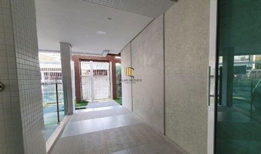 Apartamento no Passo D'areia de 2 dormitórios e 2 vagas DESOCUPADO