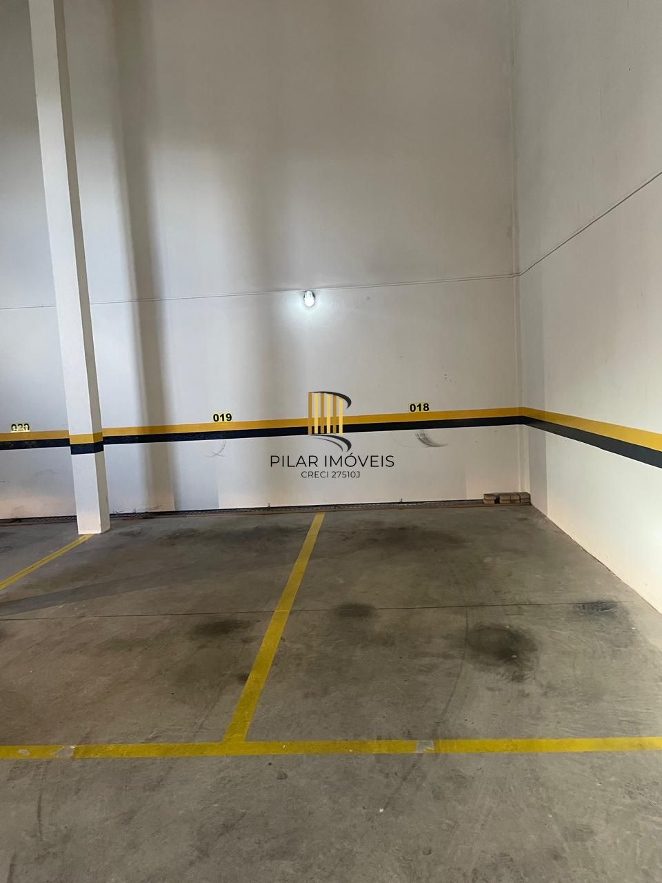 APARTAMENTO NO CENTRO DA CIDADE DE CHAPECÓ 02 DORM. 02 VAGAS, SEMI-MOBILIADO, CHURRASQUEIRA E ELEVADOR.