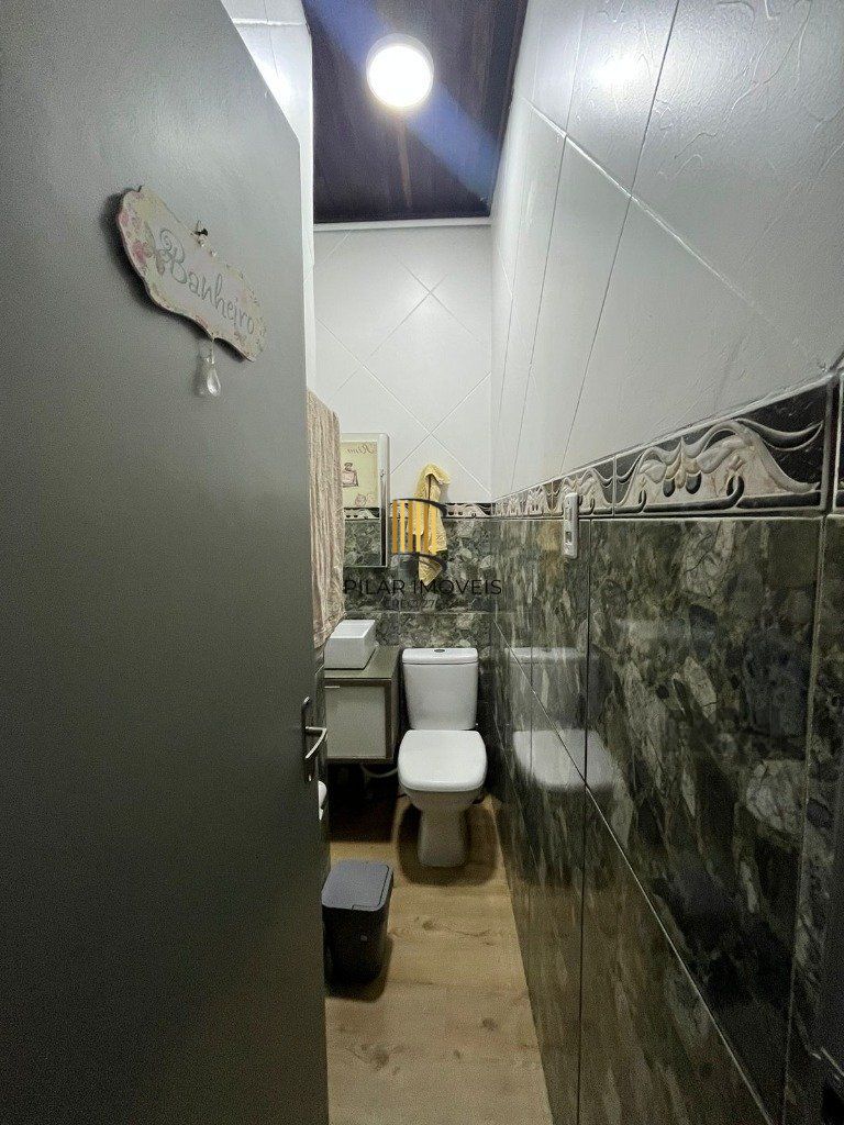 Casa 2 dormitórios no bairro Rubem Berta