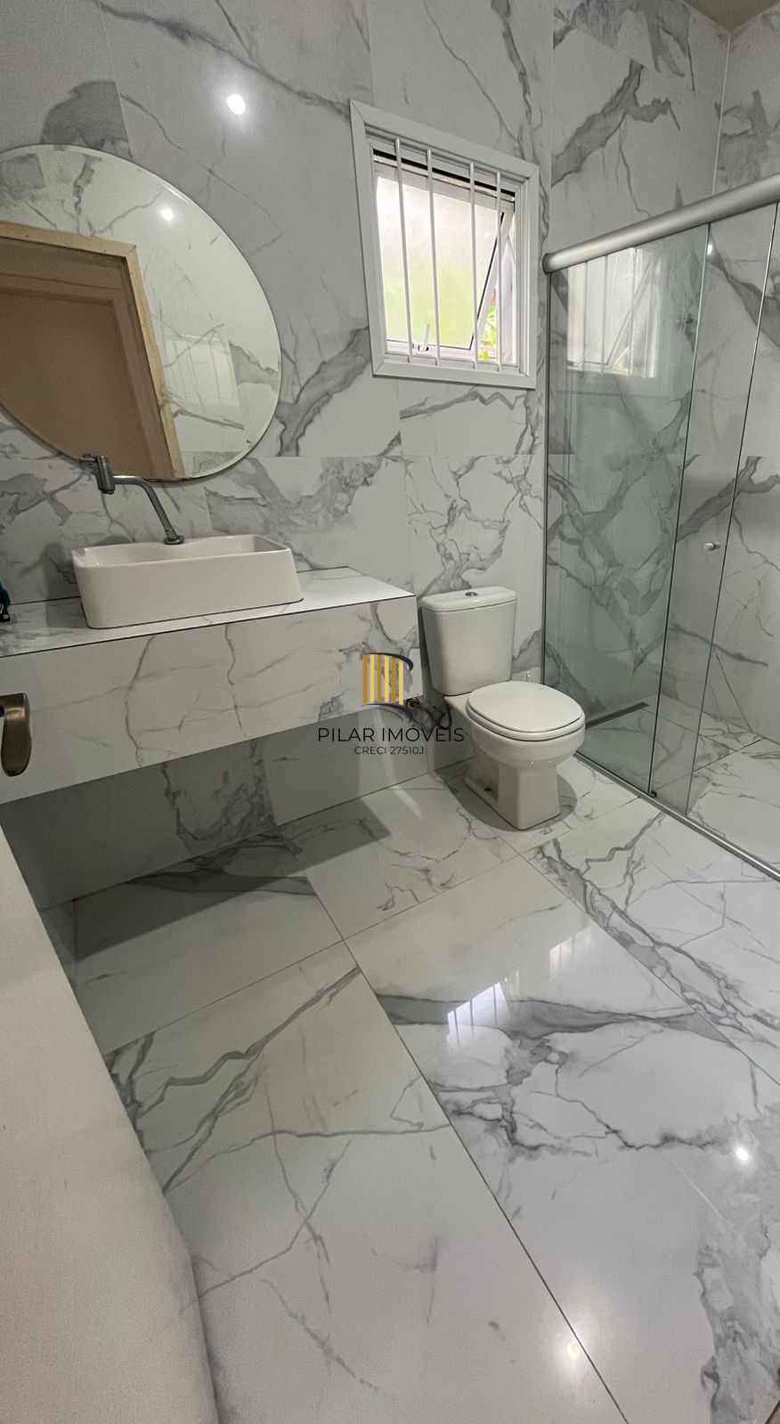 Casa no bairro Três Figueiras II em Viamão de 2 dormitórios e pátio com piscina