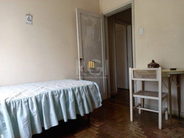 Apartamento no Bom Fim de 3 dormitórios frente com 103m²