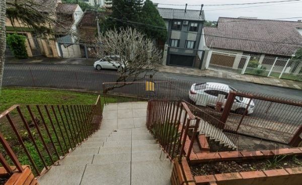 Casa 5 dormitórios no bairro Jardim Sabará