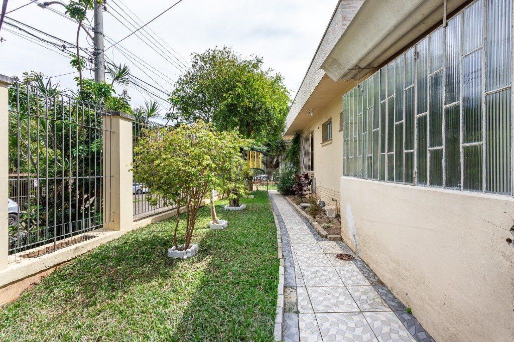 Casa para Venda - 740m², 5 dormitórios, sendo 1 suites, 3 vagas - Vila Assunção