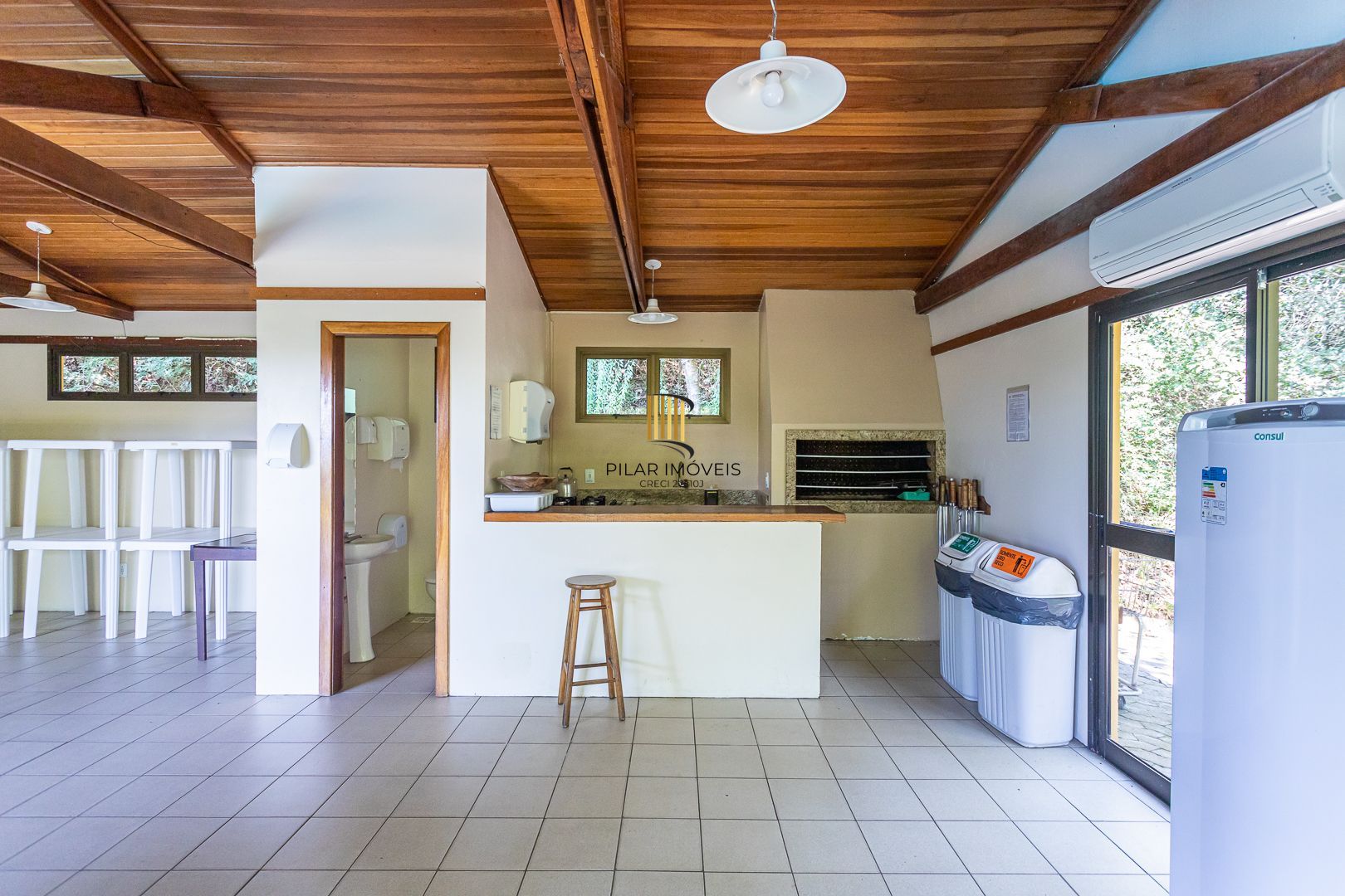 Apartamento diferenciado no bairro Nonoai de 3 dormitórios 2 vagas e infra