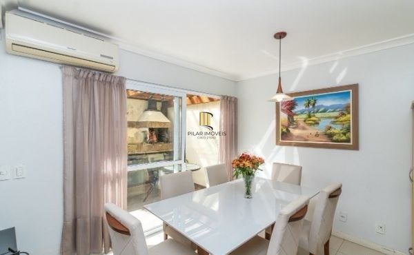 Sobrado condomínio no bairro Teresópolis de 4 dormitórios 2 vagas e infra