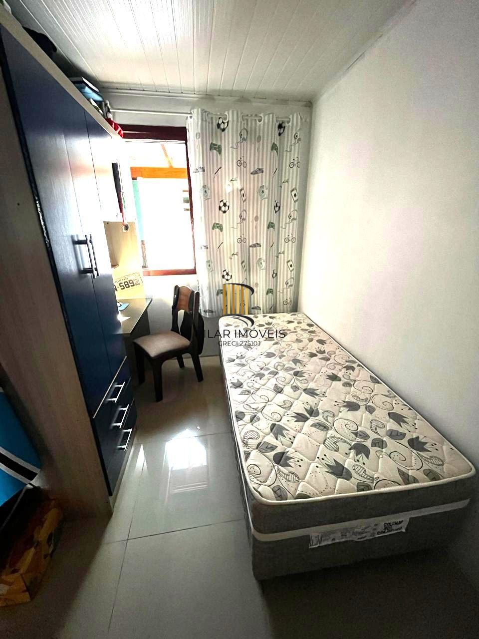 Casa térrea de 3 dormitórios e amplo pátio