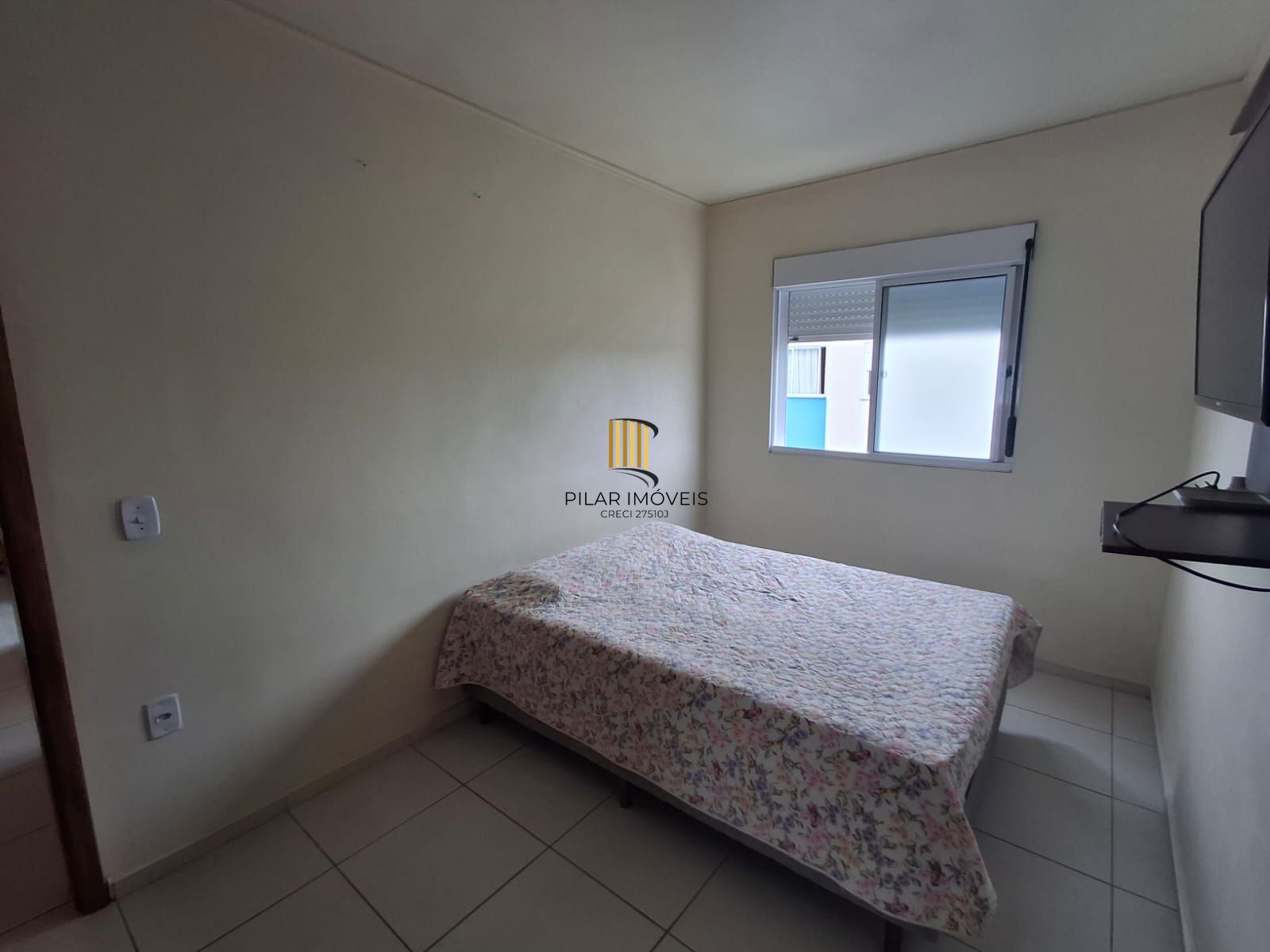 Apartamento 02 dormit com vaga fixa, no bairro Chapéu do Sol, em Porto Alegre