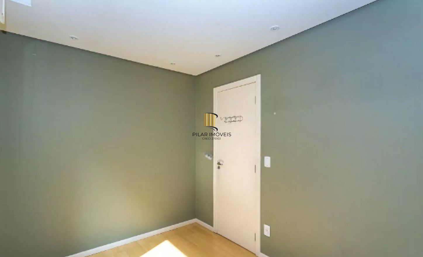 Apartamento no bairro Tristeza de 2 dormitórios e vaga