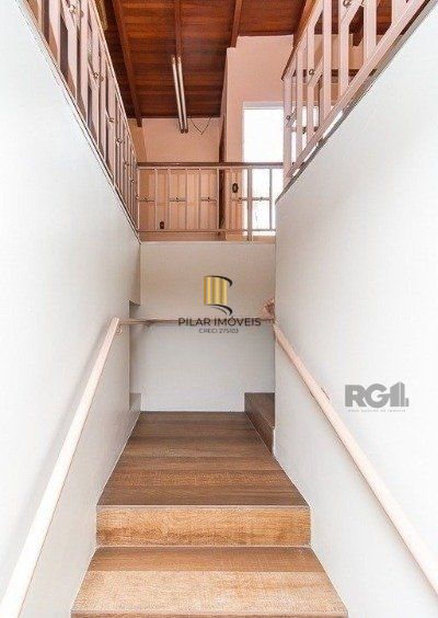 Casa 4 Dormitório(s) Bairro Petrópolis