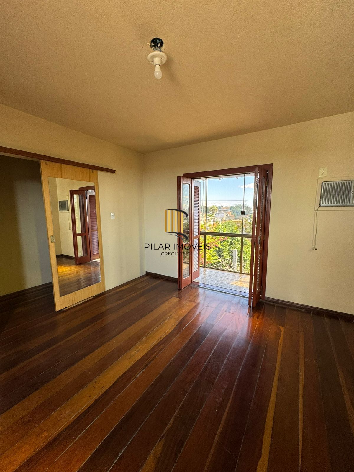 Casa 4 dorms à venda Avenida Manoel Elias, Porto Alegre.