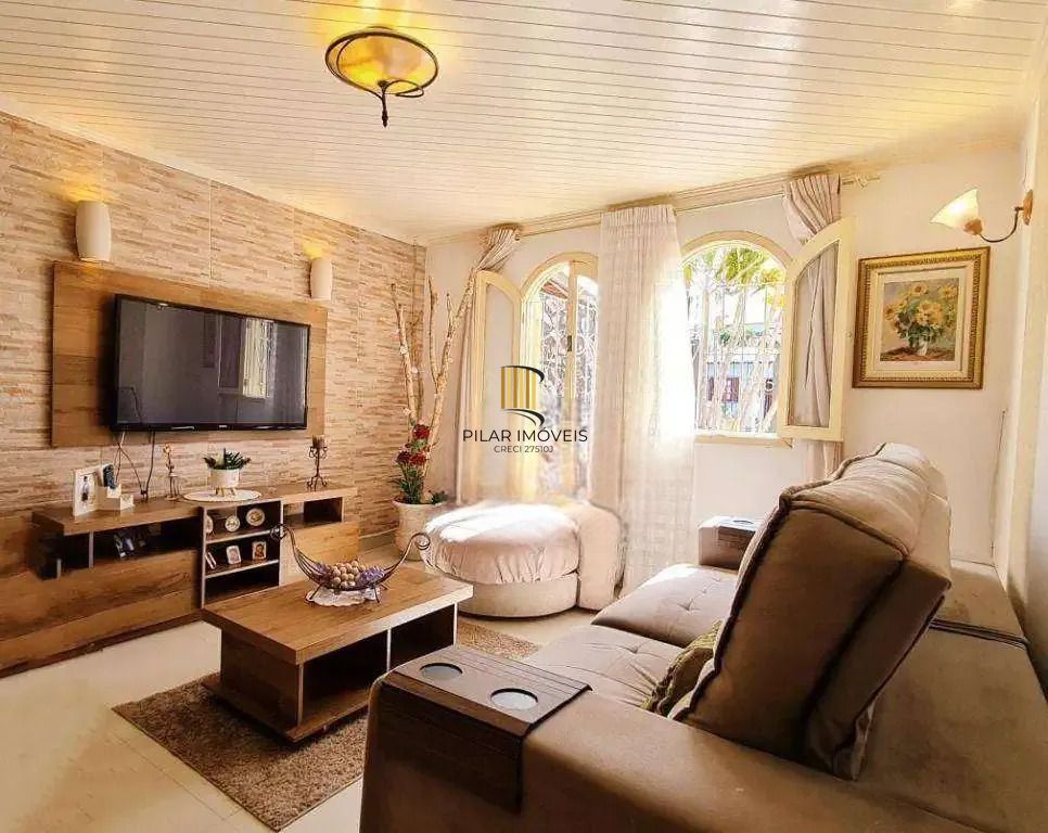 Sobrado 3 dormitórios no bairro Jardim Algarve