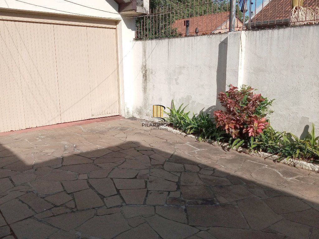 Casa para Venda - 170m², 4 dormitórios, sendo 1 suites, 2 vagas - Tristeza