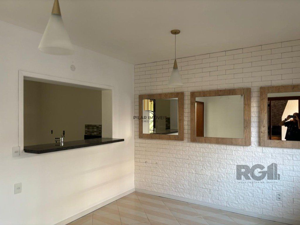 Casa Condominio no bairro Guarujá de 3 dormitórios 1 vaga DESOCUPADA