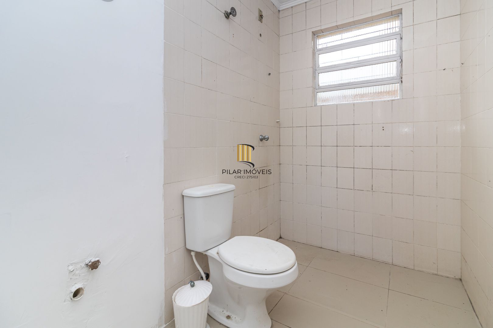 Casa no bairro Sarandi com 4 dormitórios e 4 vagas