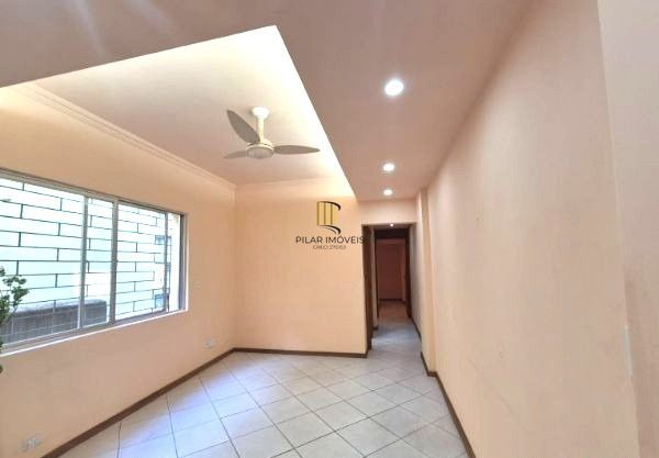 Apartamento no Centro de 2 dormitórios DESOCUPADO
